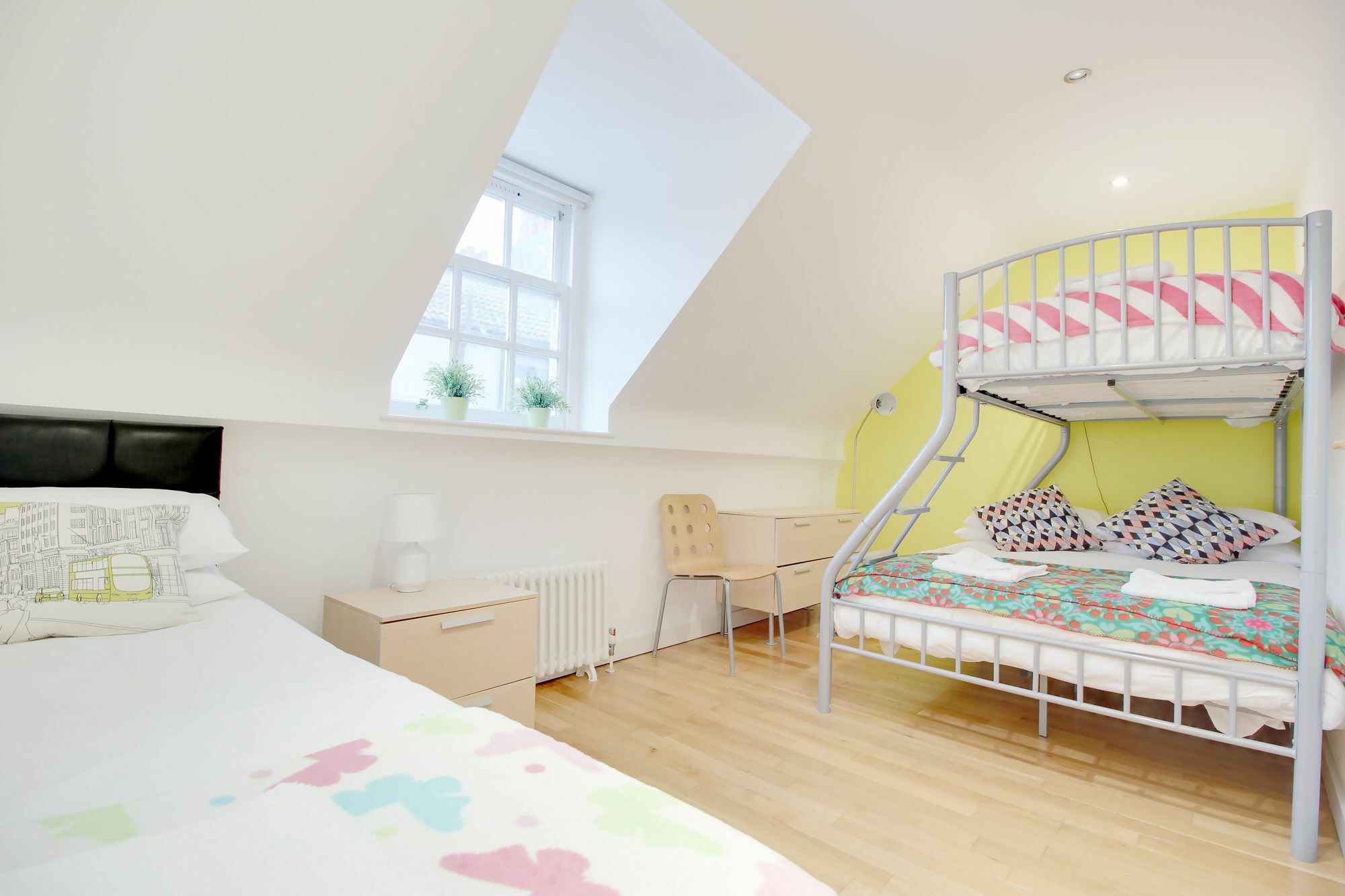 Majestic Mews Apartment With Free Parking - By My Getaways Brighton ภายนอก รูปภาพ